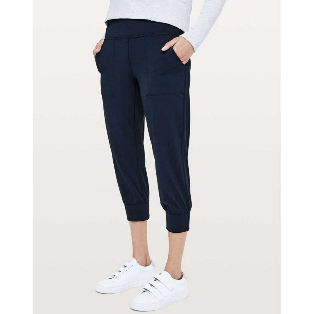 Lululemon Align Jogger Crop *23" True Navy Size 2 EUC